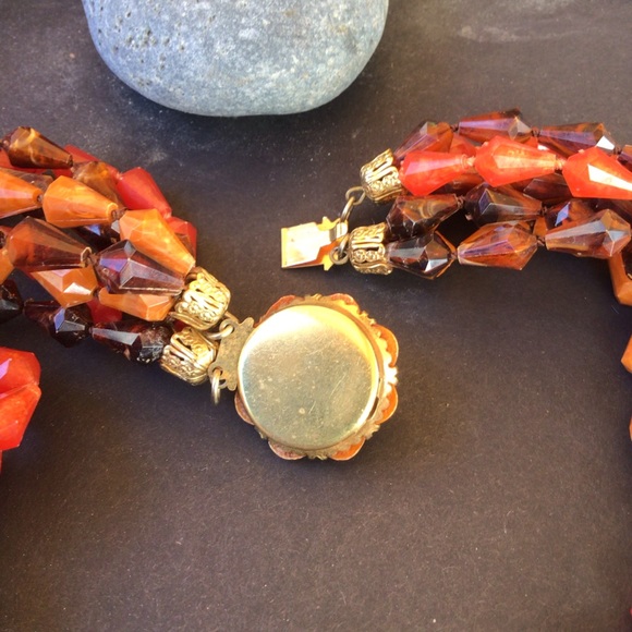 1970s torsade necklace in autumn colors. Gorgeous! - Picture 6 of 6